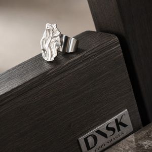Hovedbilde DANSK Justerbar S&oslash;lvring – Moderne Eleganse ...